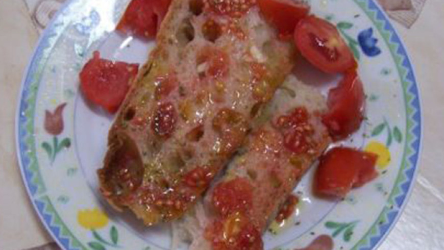 Per un buon pane e pomodoro c’è bisogno di un olio extravergine di oliva italiano